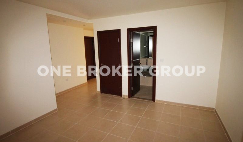 Apartment on Jumeirah Beach Residence, Dubai, 2 bedrooms, 115.2 m2 / per year