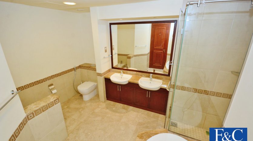 Квартира в Пальма Джумейра, Дубай, 2 спальни, 160.1 м2 / в год