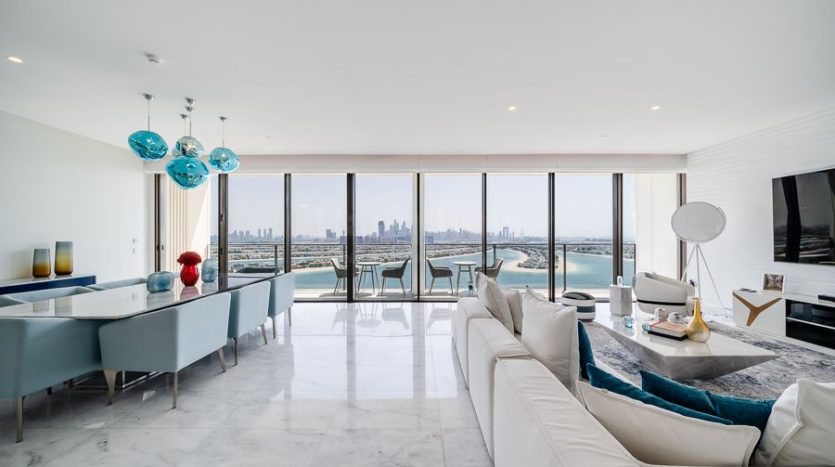Apartment on Palm Jumeirah, Dubai, 2 bedrooms, 254.6 m2 / per year