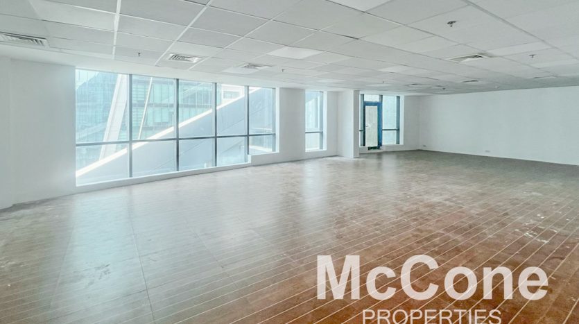 Office on Business Bay, Dubai, 125.33 m2 / per year