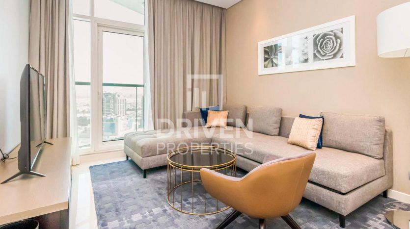 Apartment on Business Bay, Dubai, 1 bedroom, 86 m2 / per year