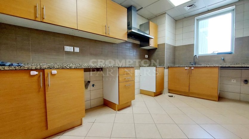 Квартира в Corniche Road, Абу-Даби, 3 спальни, 164 м2 / в год