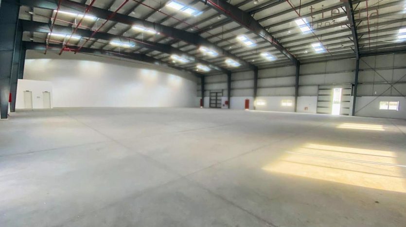 Warehouse on Al Quoz, Dubai, 1644.4 m2 / per year