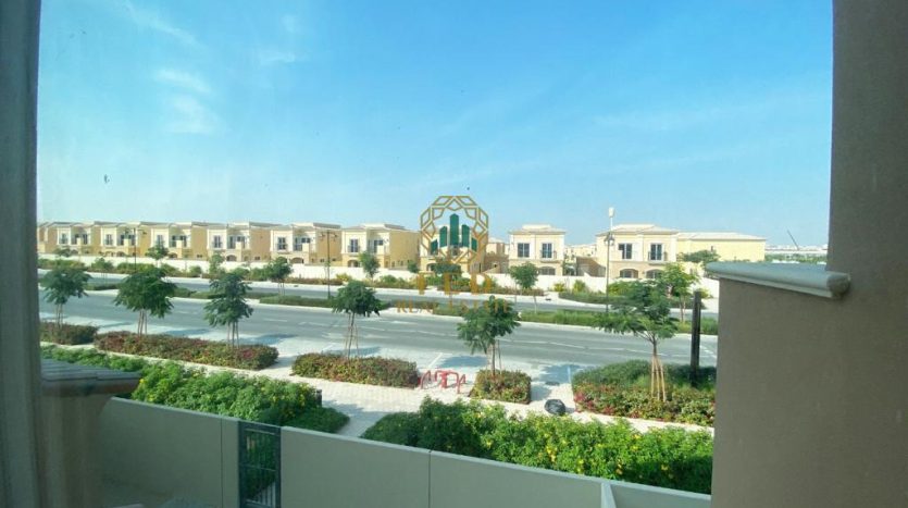 Таунхаус в Dubai Land, 4 спальни, 215 м2
