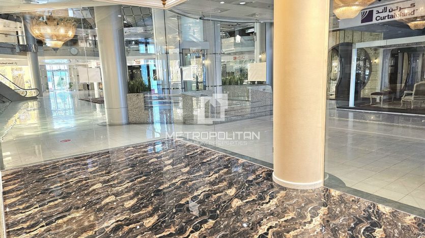 Shop on Bur Dubai, Dubai, 576 m2 / per year