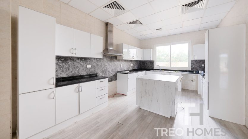 Вилла в The Villa, Дубай, 6 спален, 787 м2 / в год