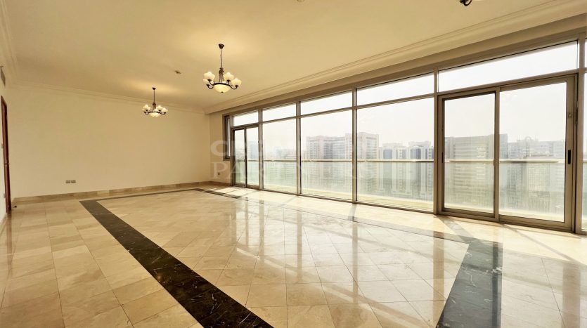 Apartment on Khalifa Street, Abu-Dhabi, 4 bedrooms, 280 m2 / per year