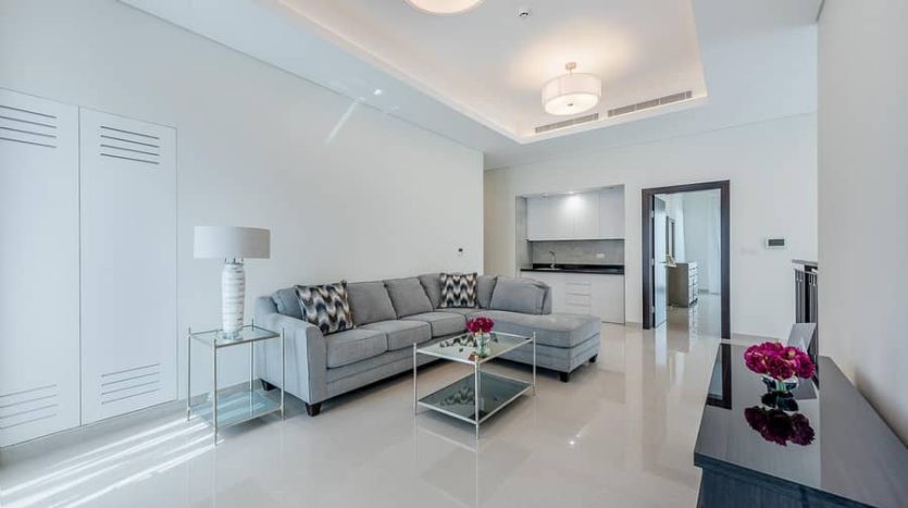 Villa on Umm Suqeim, Dubai, 5 bedrooms, 364 m2 / per year