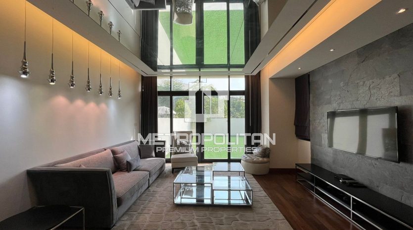 Villa on DAMAC Hills (Akoya by DAMAC), Dubai, 4 bedrooms, 505 m2 / per year
