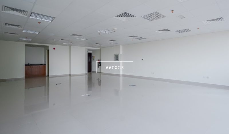 Office on Jumeirah Lake Towers, Dubai, 104.5 m2 / per year