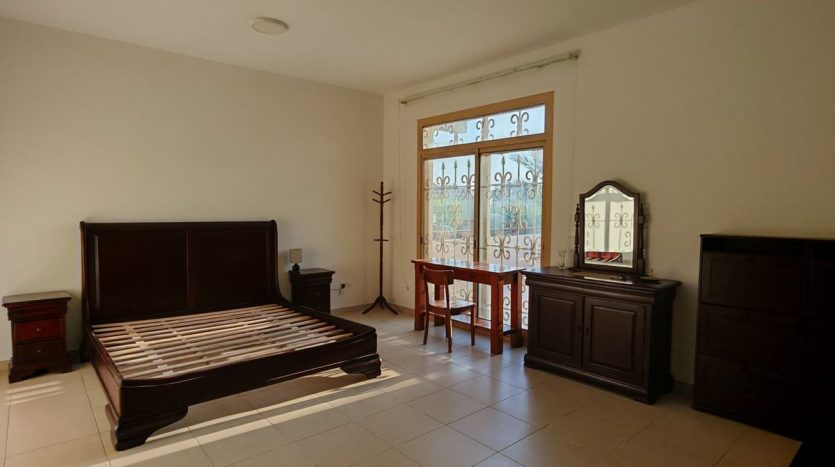 Commercial property on Khalifa City, Abu-Dhabi, 5 bedrooms, 585 m2 / per year