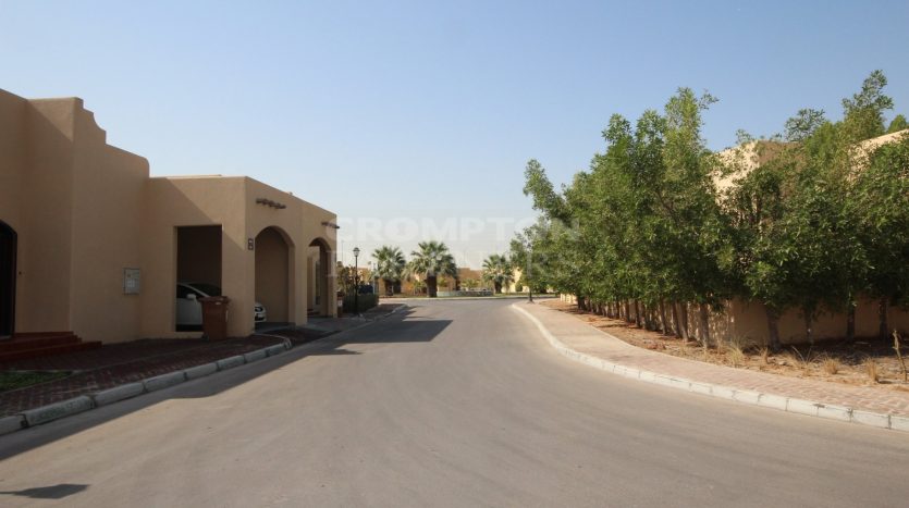 Villa on Sas Al Nakheel, Abu-Dhabi, 3 bedrooms, 220 m2 / per year