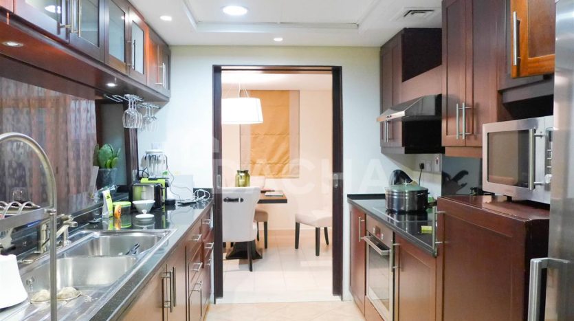 Квартира в The Views, Дубай, 2 спальни, 113.7 м2 / в год