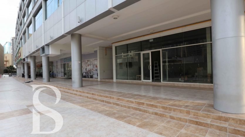 Shop on Business Bay, Dubai, 445.4 m2 / per year
