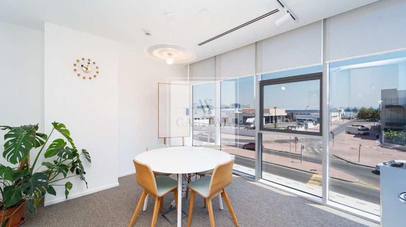 Office on Umm Ramul, Dubai, 46.5 m2 / per year
