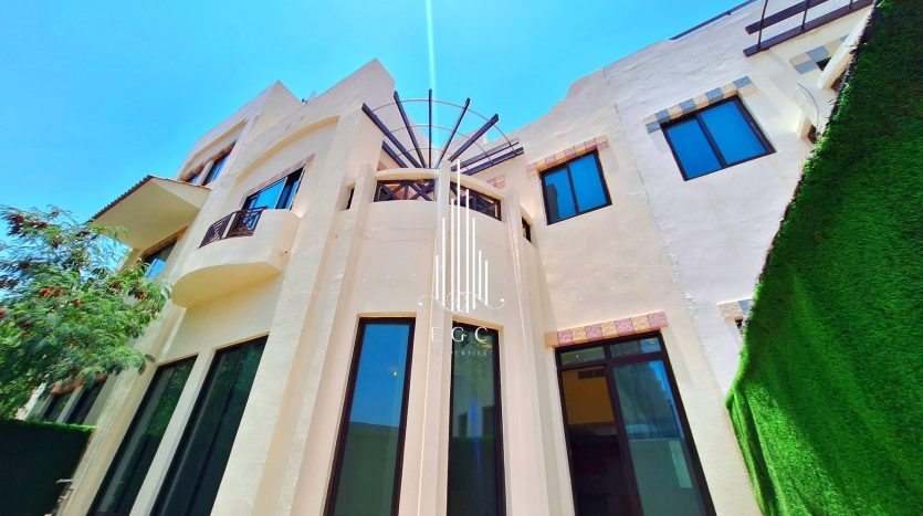 Villa on Al Khalidiya, Abu-Dhabi, 4 bedrooms, 343.7 m2 / per year