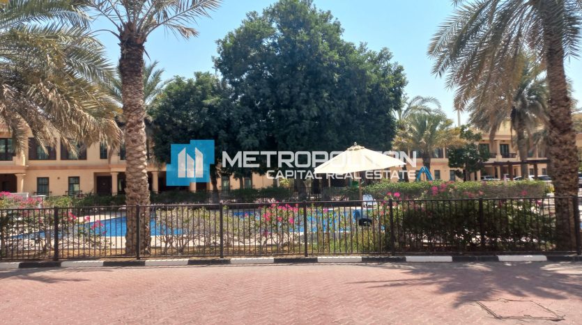 Villa on Al Salam Street, Abu-Dhabi, 4 bedrooms, 288 m2 / per year