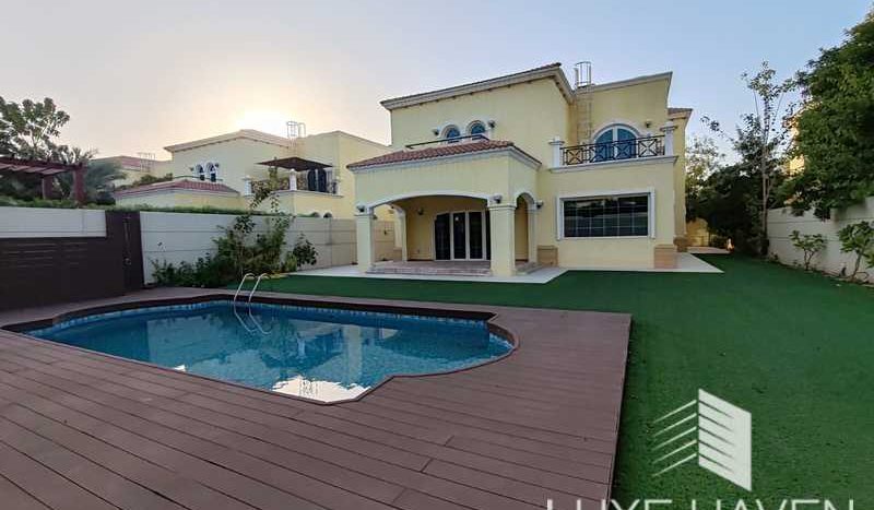Вилла в Jumeirah Park, Дубай, 4 спальни, 402.73 м2 / в год