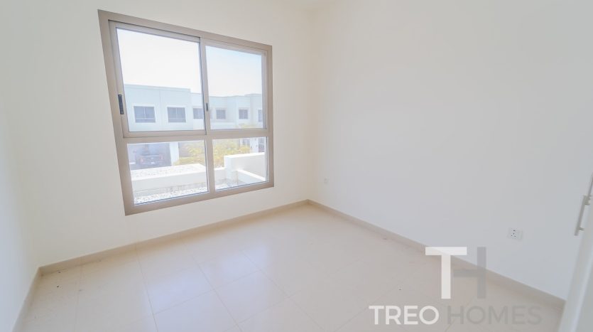Townhouse on Town Square, Dubai, 4 bedrooms, 225 m2 / per year