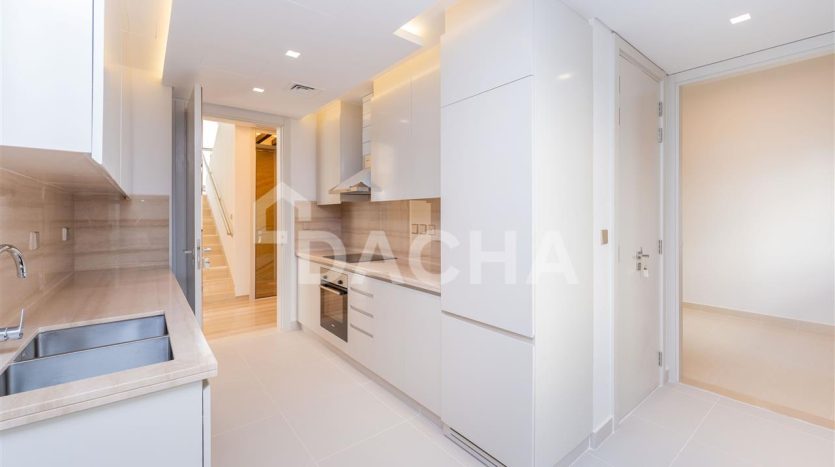 Вилла в DAMAC Hills (Akoya by DAMAC), Дубай, 6 спален, 582.4 м2 / в год