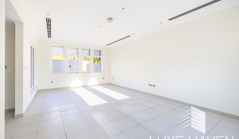 Villa on Jumeirah Park, Dubai, 3 bedrooms, 284.75 m2 / per year