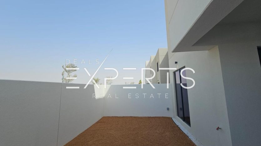 Villa on Yas Island, Abu-Dhabi, 3 bedrooms, 347.9 m2 / per year