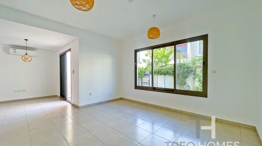 Townhouse on Town Square, Dubai, 3 bedrooms, 188 m2 / per year