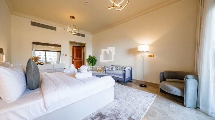 Apartment on Palm Jumeirah, Dubai, 1 bedroom, 122 m2 / per year