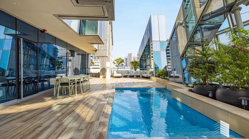 Duplexes on Business Bay, Dubai, 3 bedrooms, 485.88 m2 / per year