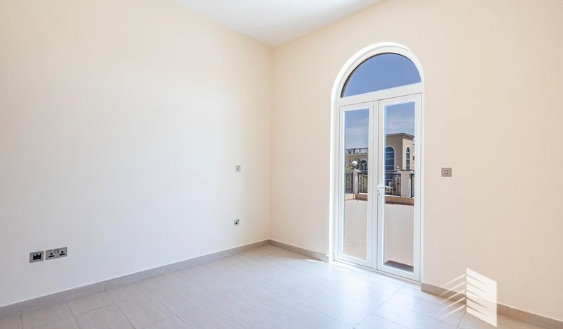 Villa on Jumeirah Park, Dubai, 4 bedrooms, 385.92 m2 / per year