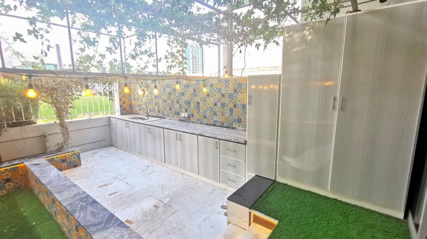 Villa on Al Furjan, Dubai, 4 bedrooms, 225.4 m2  | Foto 1