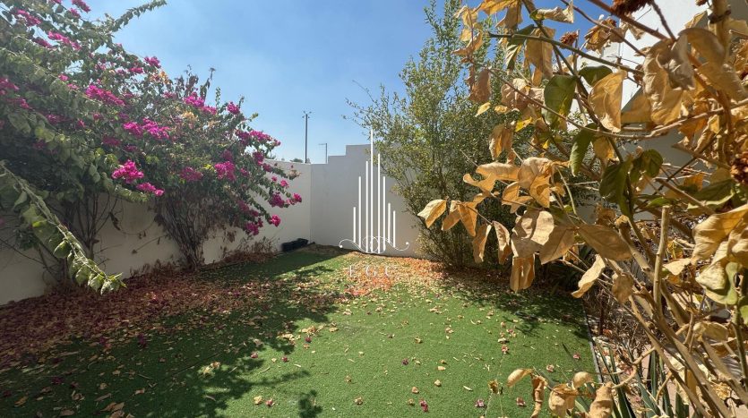 Villa on Al Bateen, Abu-Dhabi, 4 bedrooms, 392 m2 / per year