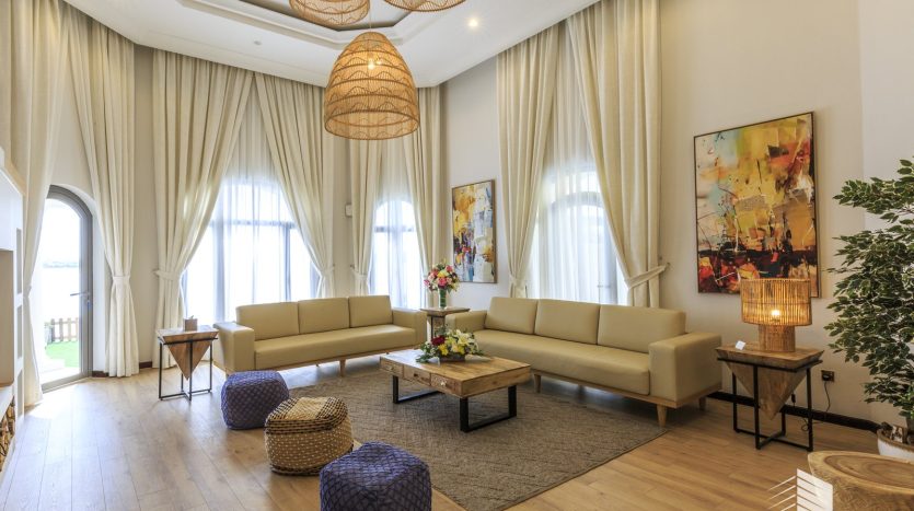 Villa on Palm Jumeirah, Dubai, 4 bedrooms, 622.36 m2 / per year