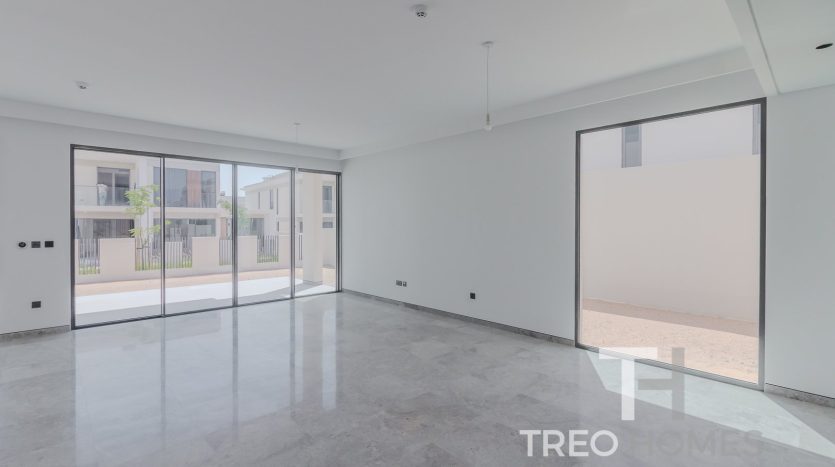 Вилла в Tilal Al Ghaf, Дубай, 5 спален, 509 м2 / в год