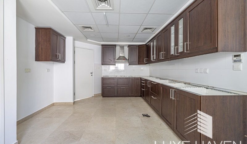 Villa on Meadows, Dubai, 3 bedrooms, 310.76 m2 / per year