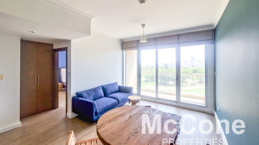 Apartment on The Views, Dubai, 1 bedroom, 71.72 m2 / per year
