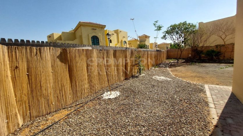 Вилла в Sas Al Nakheel, Абу-Даби, 4 спальни, 300 м2 / в год