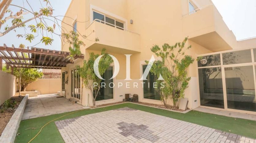 Вилла в Al Raha Gardens, Абу-Даби, 3 спальни, 301 м2 / в год