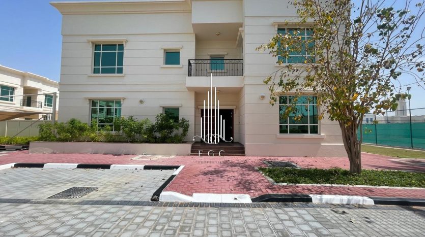 Villa on Khalifa City, Abu-Dhabi, 6 bedrooms, 640.3 m2 / per year