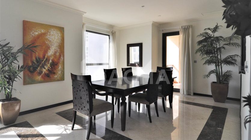 Apartment on Jumeirah Beach Residence, Dubai, 3 bedrooms, 246.5 m2 / per year