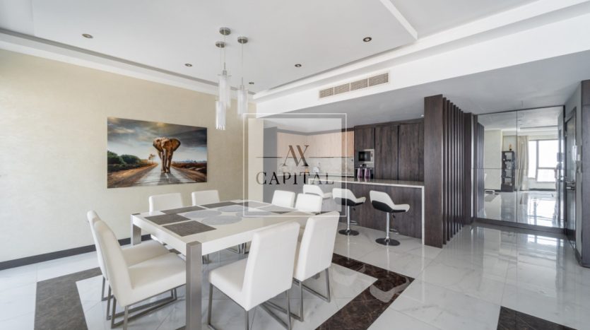 Apartment on Jumeirah Beach Residence, Dubai, 4 bedrooms, 269.3 m2 / per year