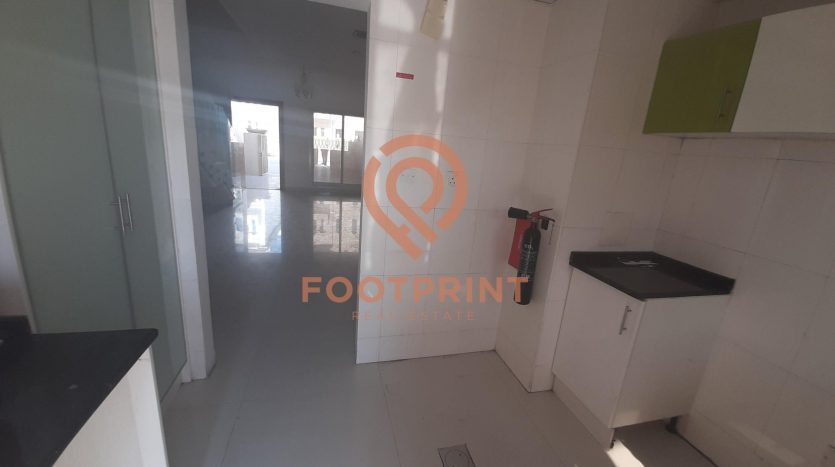 Villa on Jumeirah Village Circle, Dubai, 4 bedrooms, 240.4 m2 / per year