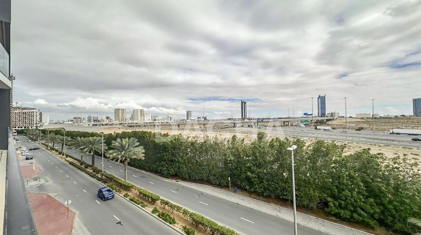 Apartment on Jumeirah Village Circle, Dubai, 1 bedroom, 170.5 m2 / per year