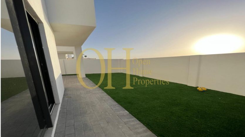 Townhouse on Al Ghadeer, Abu-Dhabi, 3 bedrooms, 199.5 m2 / per year