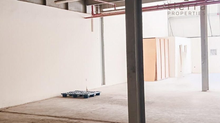 Warehouse on Ras Al Khor, Dubai, 678.2 m2 / per year