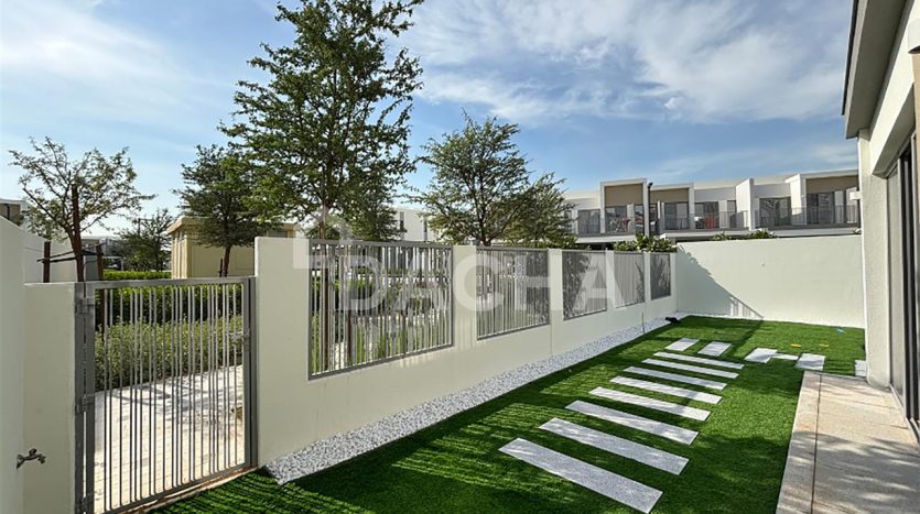 Таунхаус в Tilal Al Ghaf, Дубай, 4 спальни, 219.6 м2 / в год