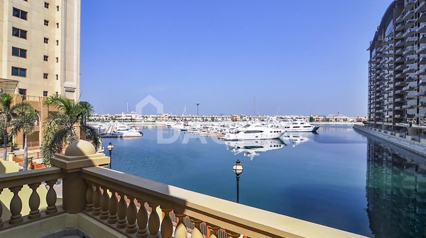 Townhouse on Palm Jumeirah, Dubai, 2 bedrooms, 371.2 m2 / per year