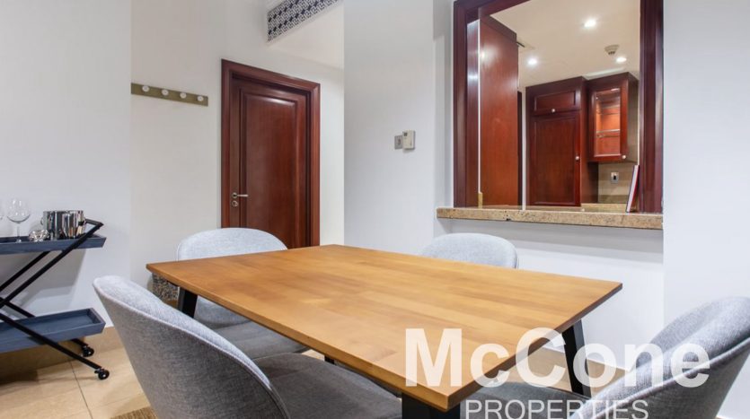 Apartment on Old Town, Dubai, 1 bedroom, 76.27 m2 / per year