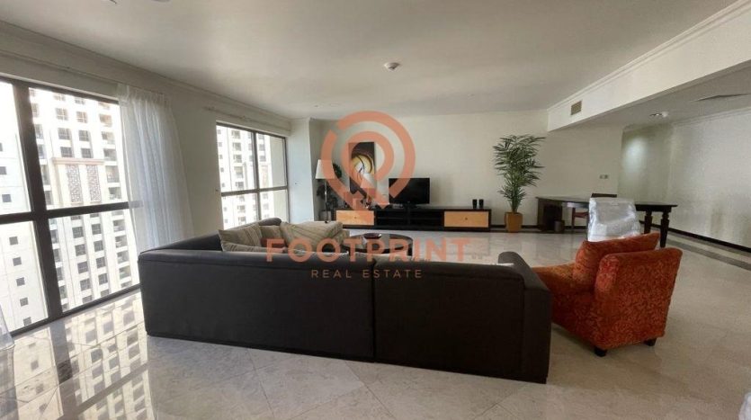 Apartment on Jumeirah Beach Residence, Dubai, 4 bedrooms, 288.5 m2 / per year