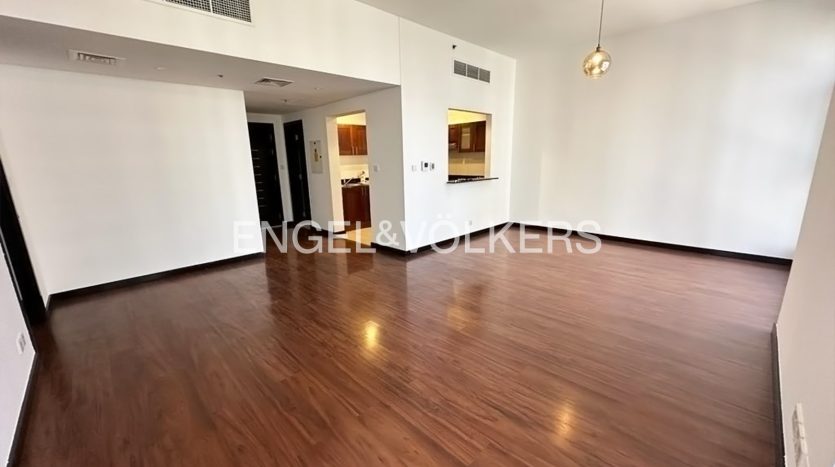 Apartment on Jumeirah Lake Towers, Dubai, 1 bedroom, 92 m2  | Foto 1